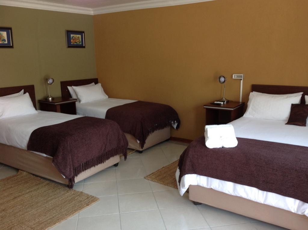 Amigos Bed & Breakfast - No Loadshedding Mbombela Quarto foto