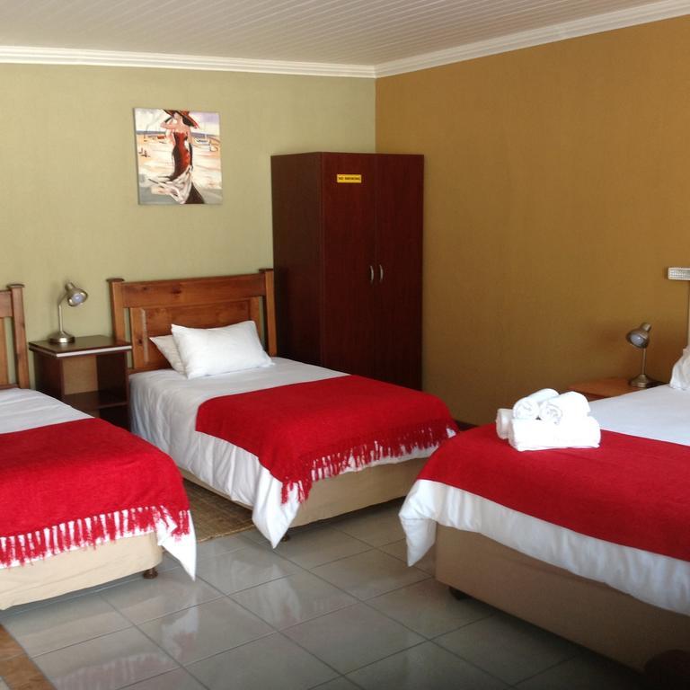Amigos Bed & Breakfast - No Loadshedding Mbombela Quarto foto